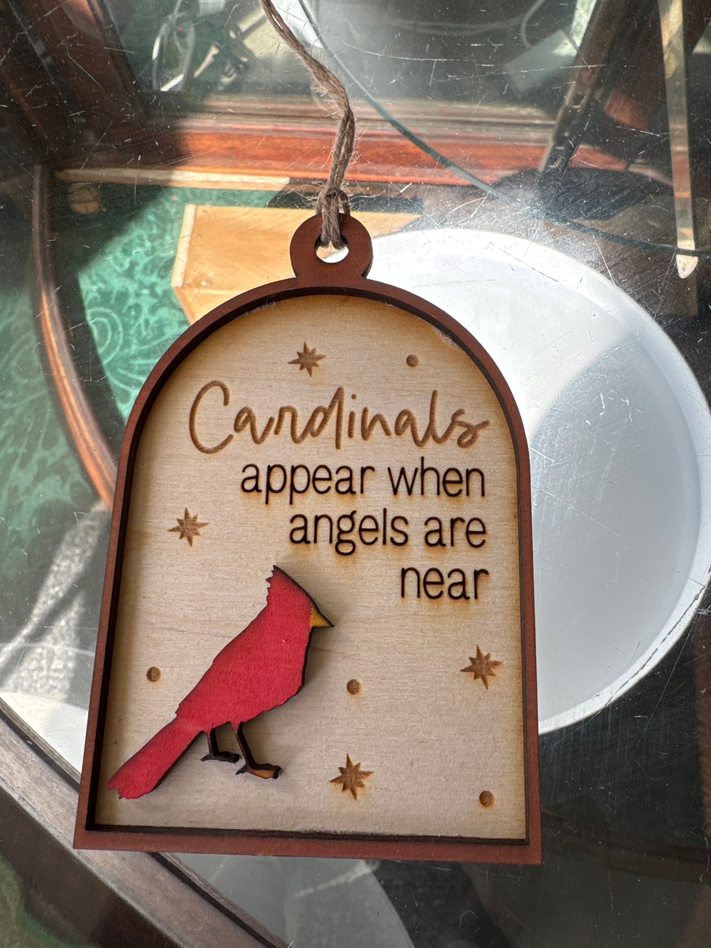 LDC- cardinals appear ornament