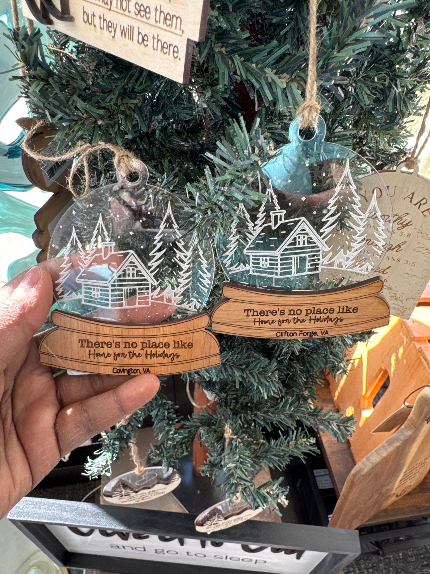 LDC- no place like home ornament