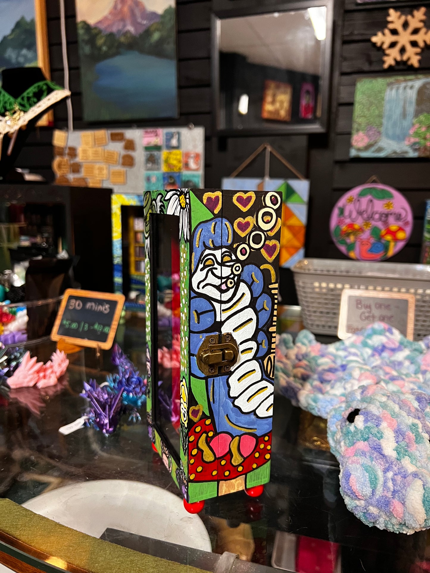LWA-Queen of Hearts Mini Anxiety Bookcase