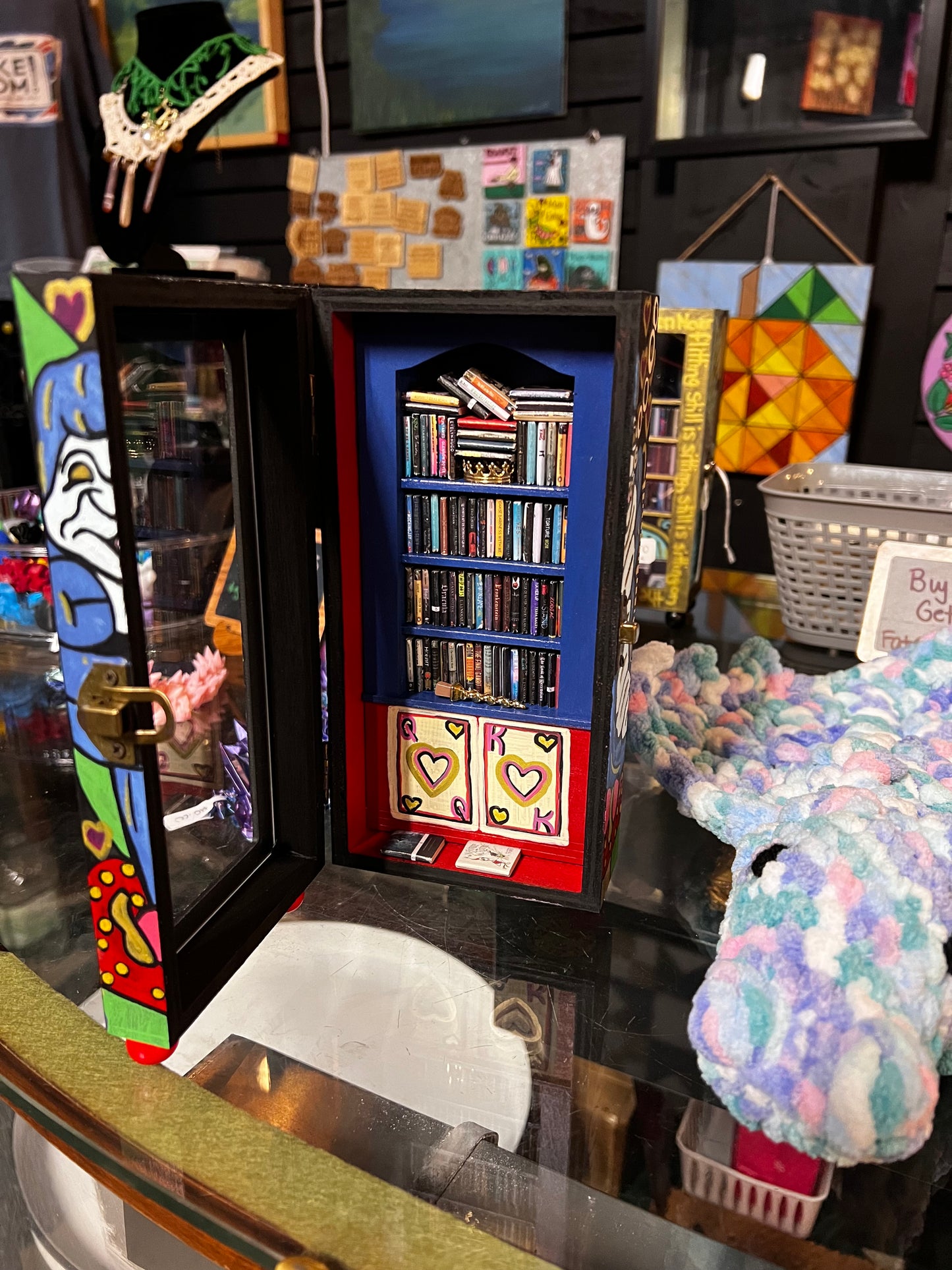 LWA-Queen of Hearts Mini Anxiety Bookcase